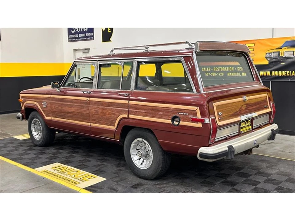 1984 Jeep SJ Grand Wagoneer - Image 4 of 11