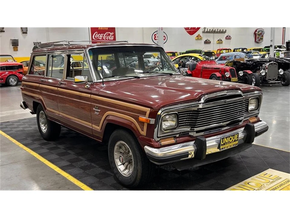 1984 Jeep SJ Grand Wagoneer - Image 2 of 11
