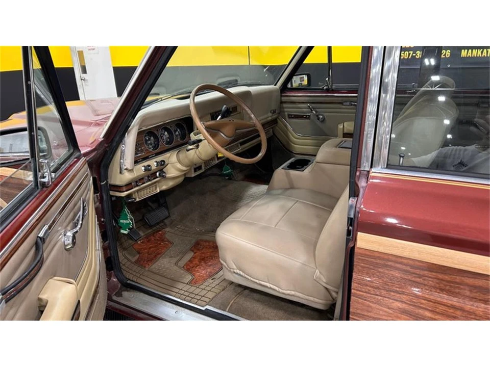 1984 Jeep SJ Grand Wagoneer - Image 7 of 11