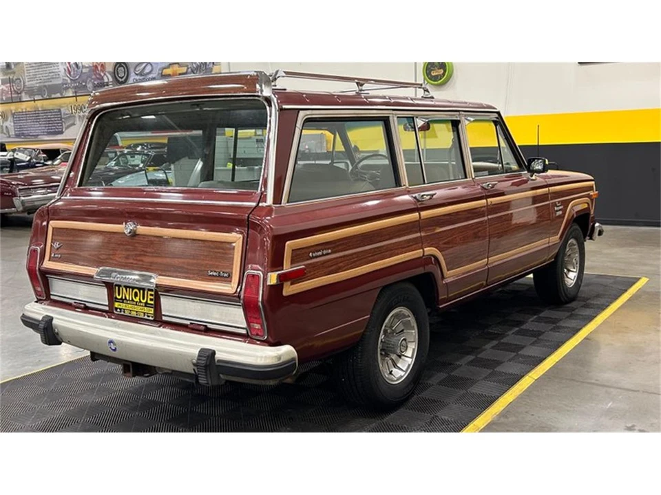 1984 Jeep SJ Grand Wagoneer - Image 3 of 11