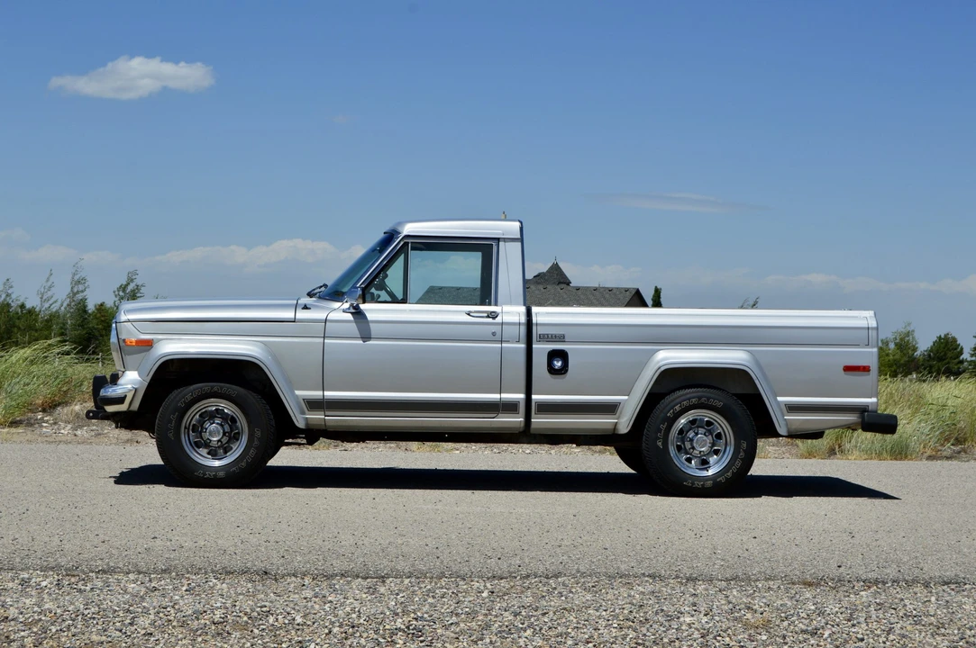 1984 Jeep SJ Gladiator - Image 13 of 31