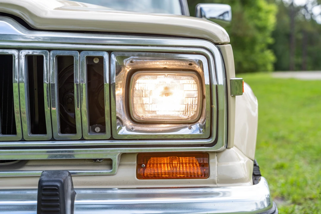 1984 Jeep SJ Gladiator - Image 11 of 31