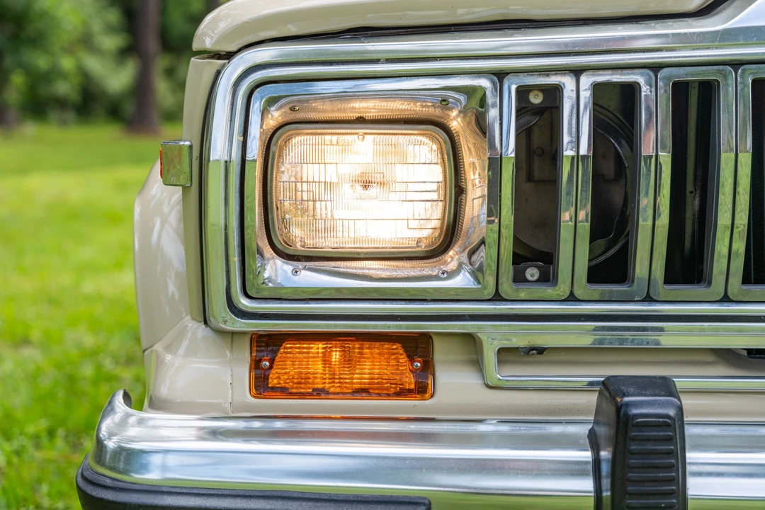 1984 Jeep SJ Gladiator - Image 10 of 31