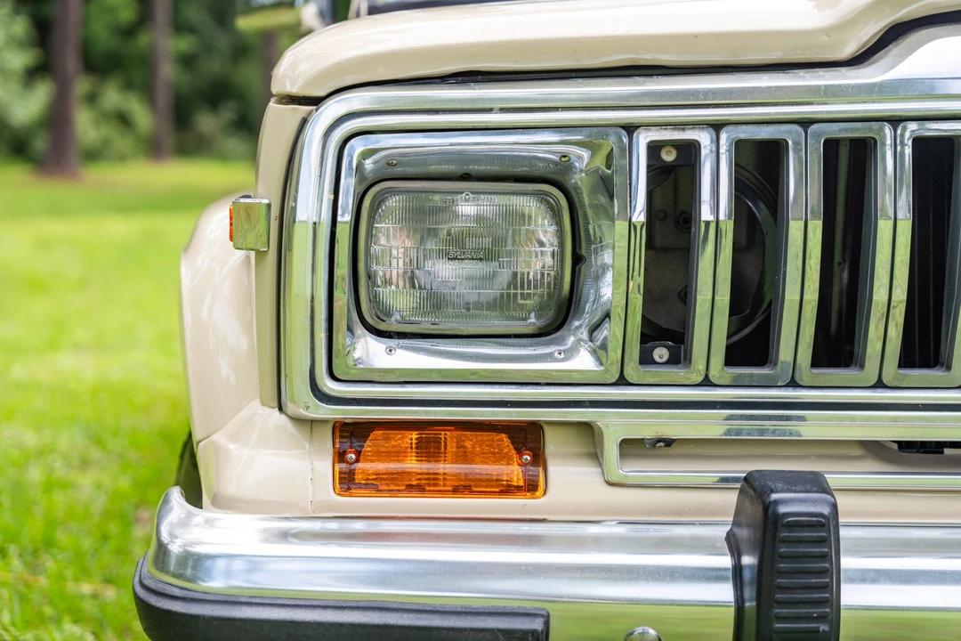 1984 Jeep SJ Gladiator - Image 12 of 31