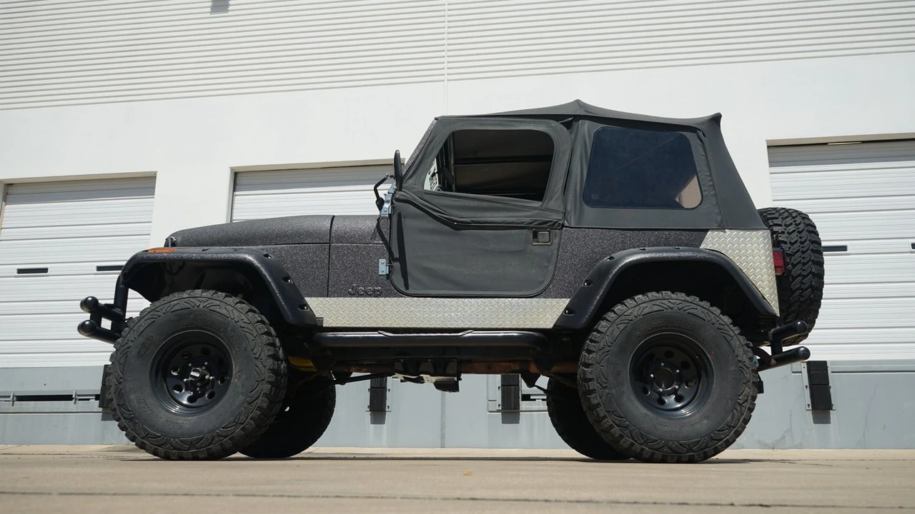 1984 Jeep CJ7 - Image 9 of 12