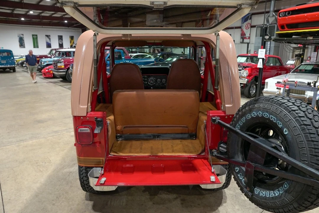 1984 Jeep SJ Grand Wagoneer - Image 12 of 24