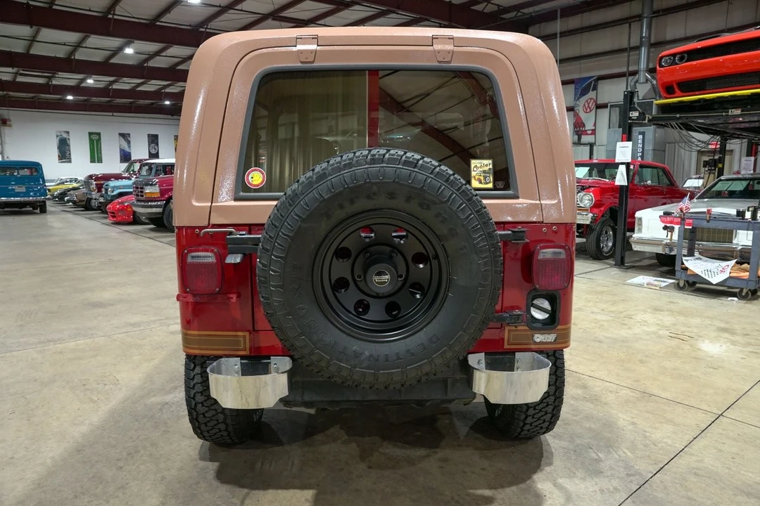 1984 Jeep SJ Grand Wagoneer - Image 6 of 24