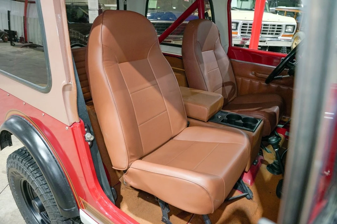 1984 Jeep SJ Grand Wagoneer - Image 11 of 24