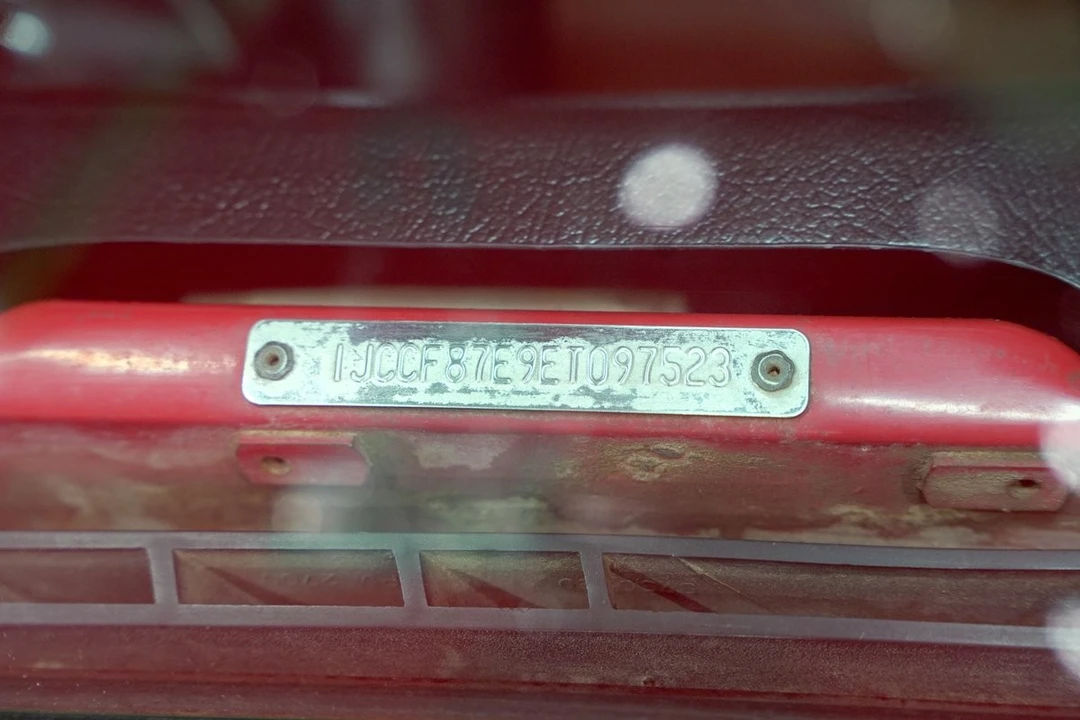 1984 Jeep SJ Grand Wagoneer - Image 17 of 24