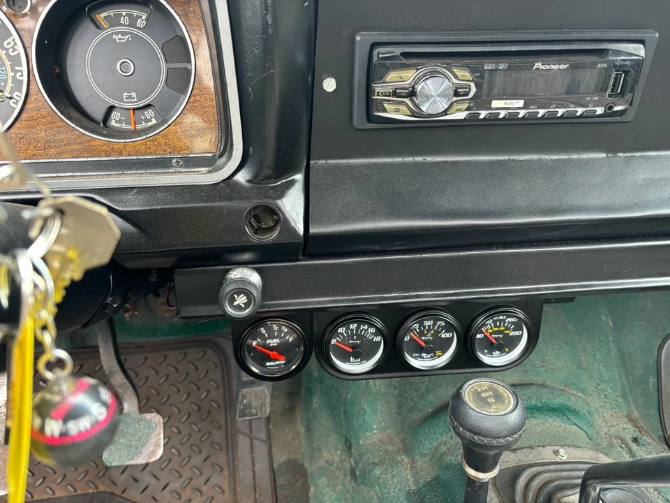 1984 Jeep SJ Gladiator - Image 15 of 21