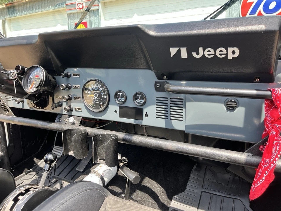 1984 Jeep CJ8 Scrambler - Image 14 of 21