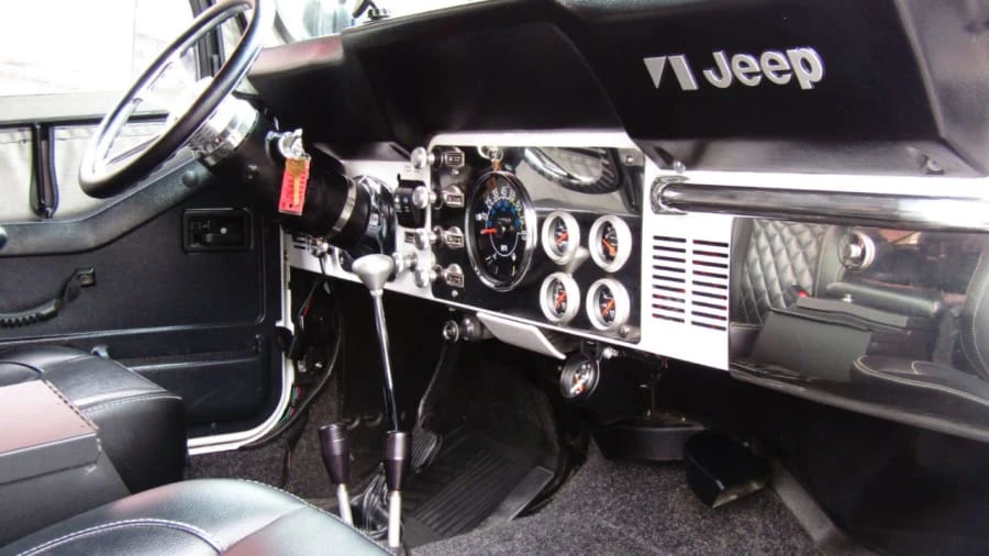 1984 Jeep CJ8 Scrambler - Image 7 of 12