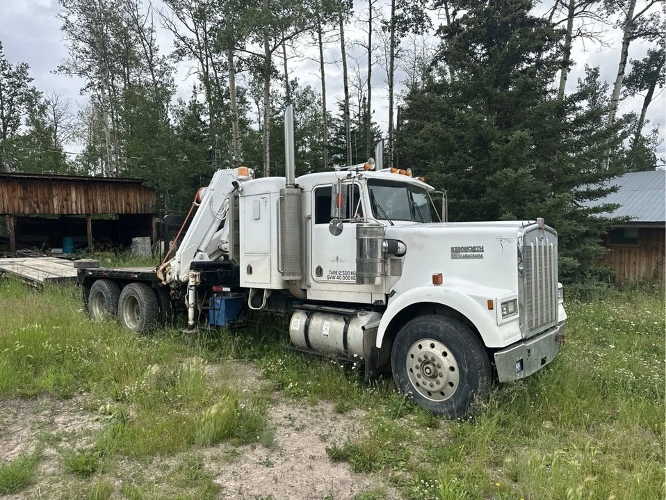 1984 Kenworth W900 - Image 2 of 10