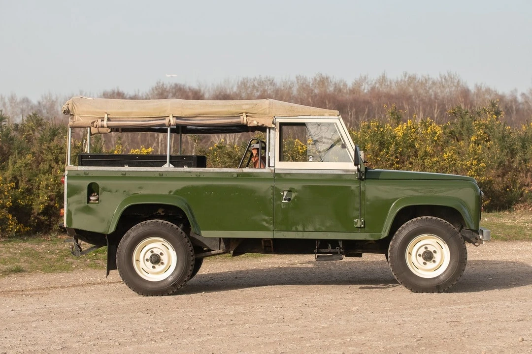1984 Land Rover Defender 110 - Image 8 of 30