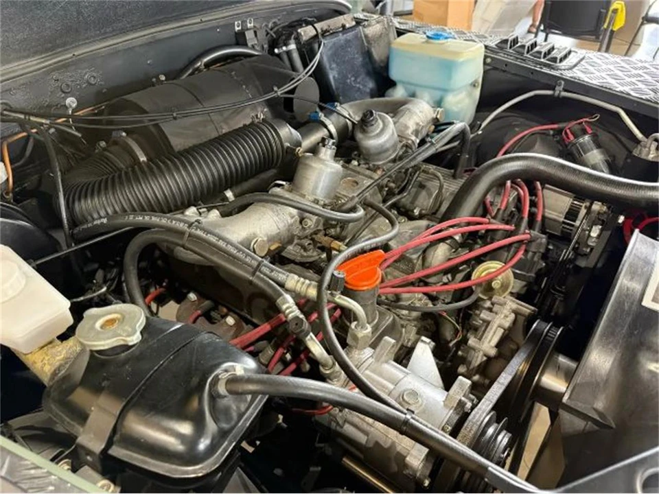 1984 Land Rover Defender 110 - Image 11 of 29