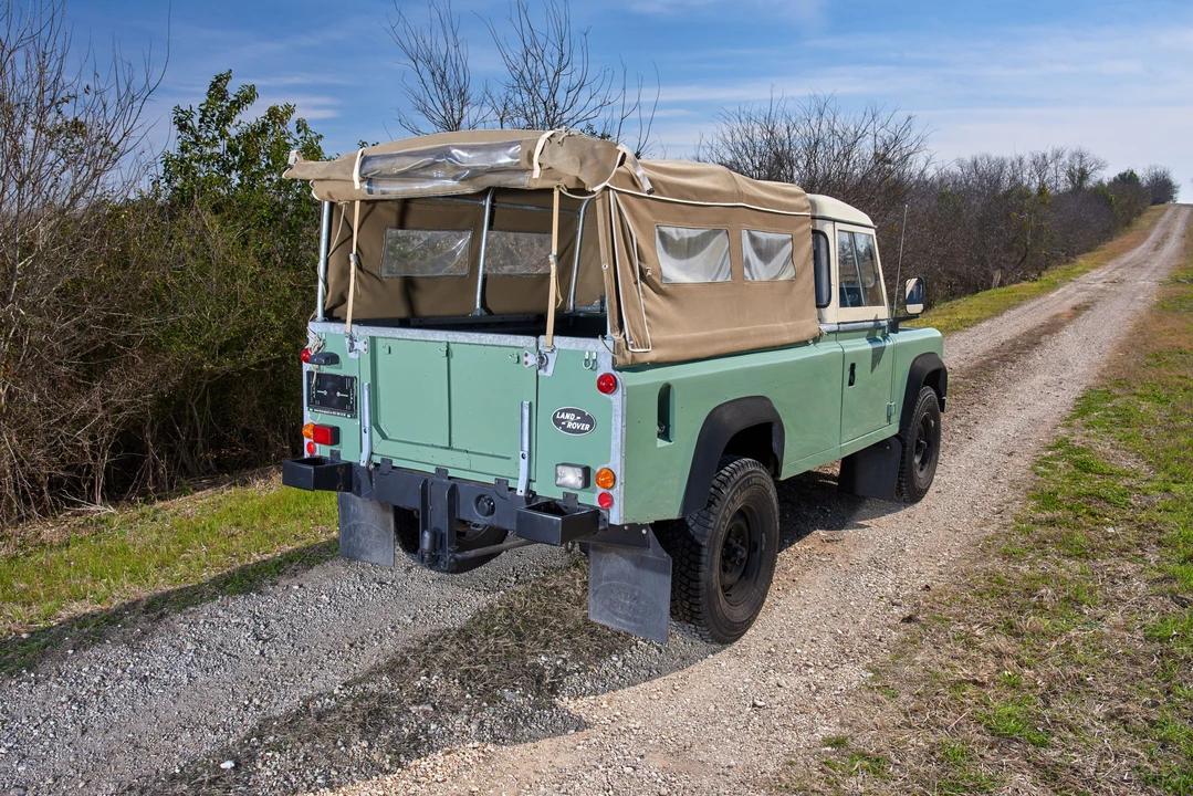 1984 Land Rover Defender 110 - Image 5 of 30