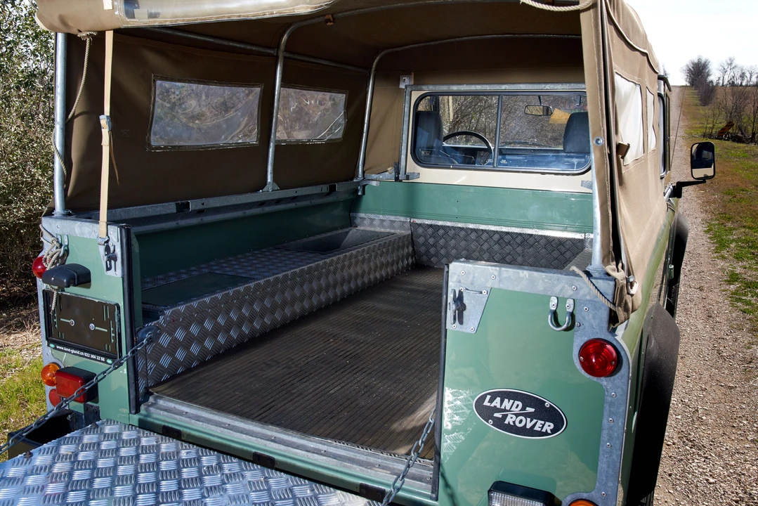 1984 Land Rover Defender 110 - Image 11 of 30