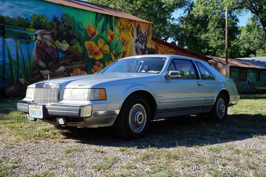 1984 Lincoln Continental Mark VII - Image 3 of 31