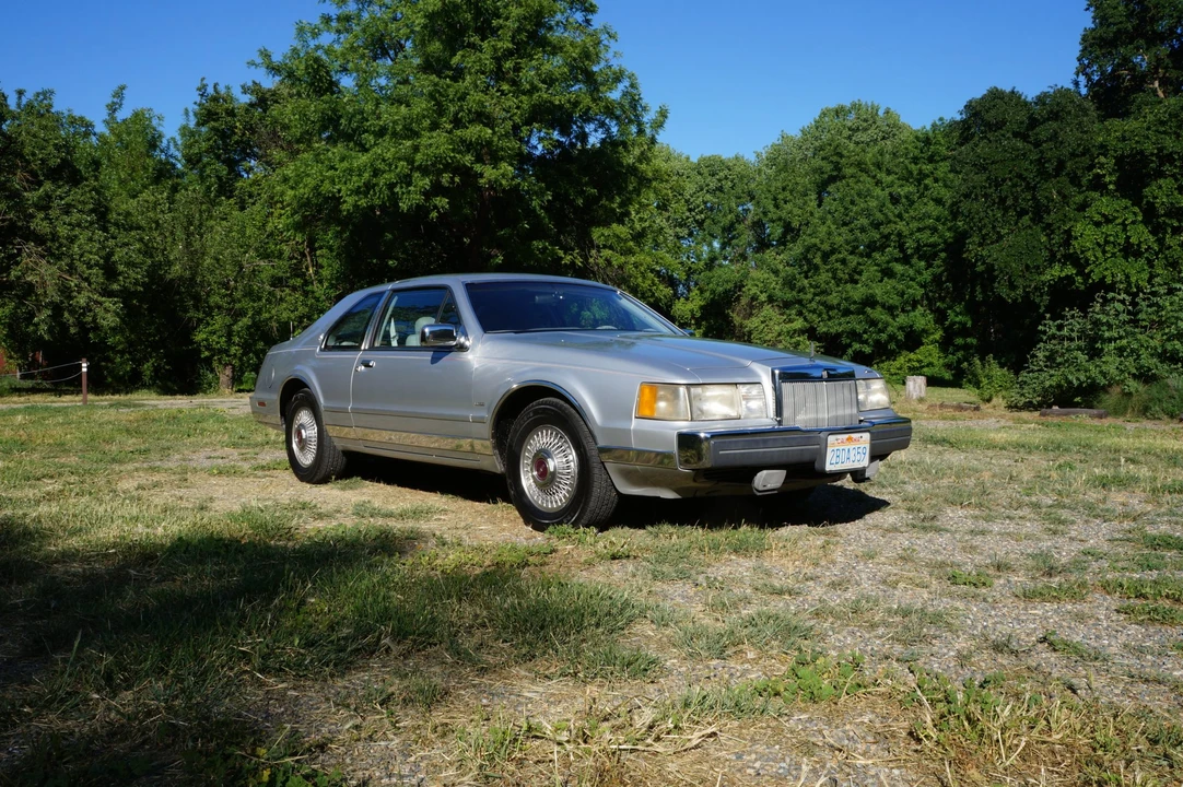 1984 Lincoln Continental Mark VII - Image 10 of 31