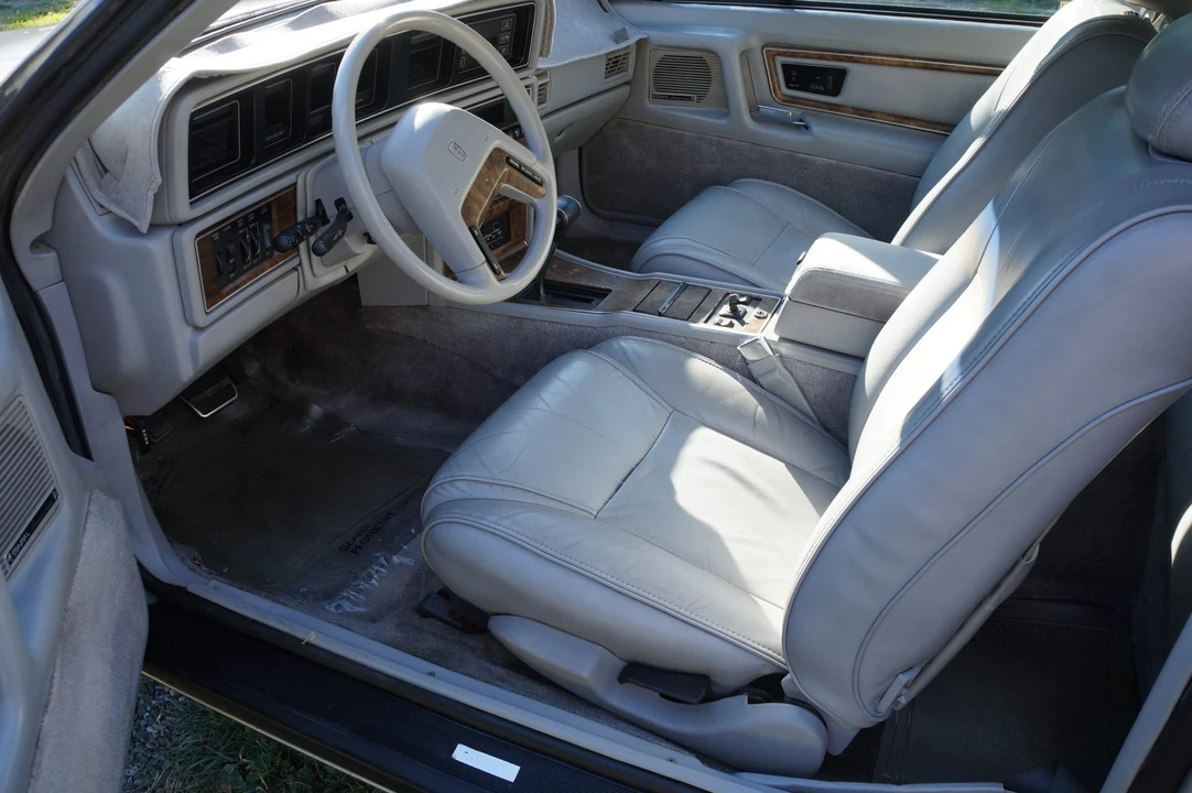 1984 Lincoln Continental Mark VII - Image 20 of 31