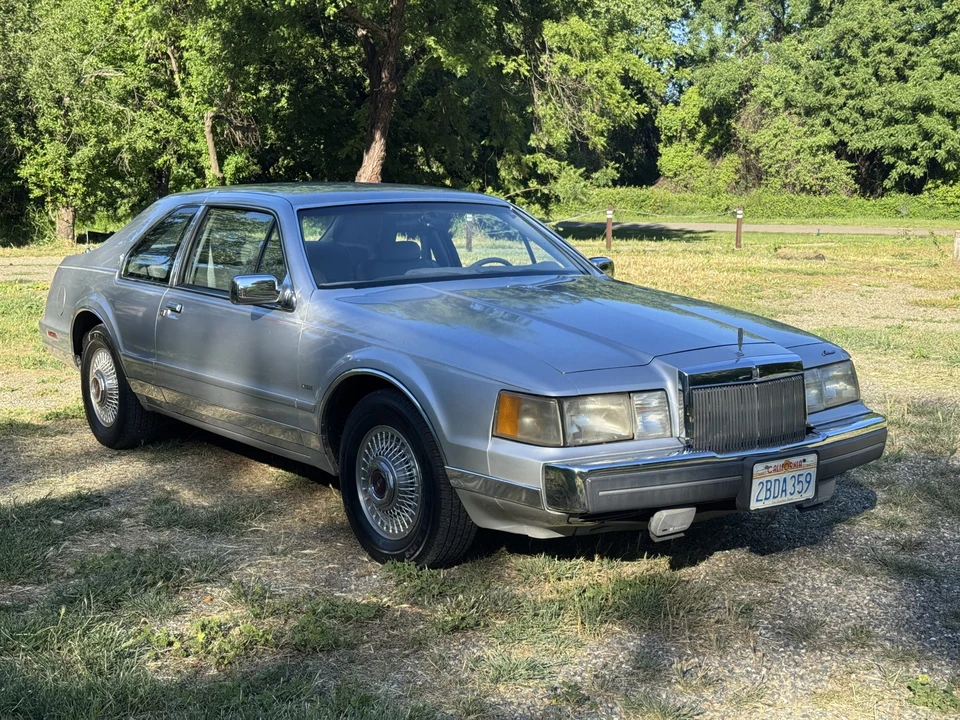 1984 Lincoln Continental Mark VII - Image 9 of 31