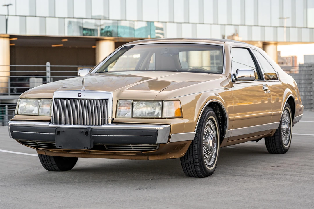 1984 Lincoln Continental Mark VII - Image 7 of 31