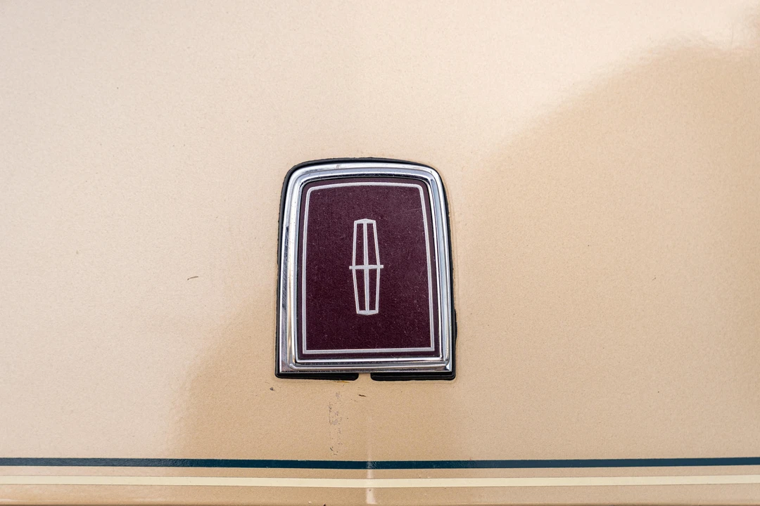 1984 Lincoln Continental Mark VII - Image 28 of 31