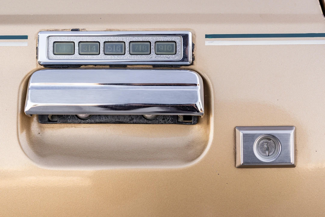 1984 Lincoln Continental Mark VII - Image 19 of 31