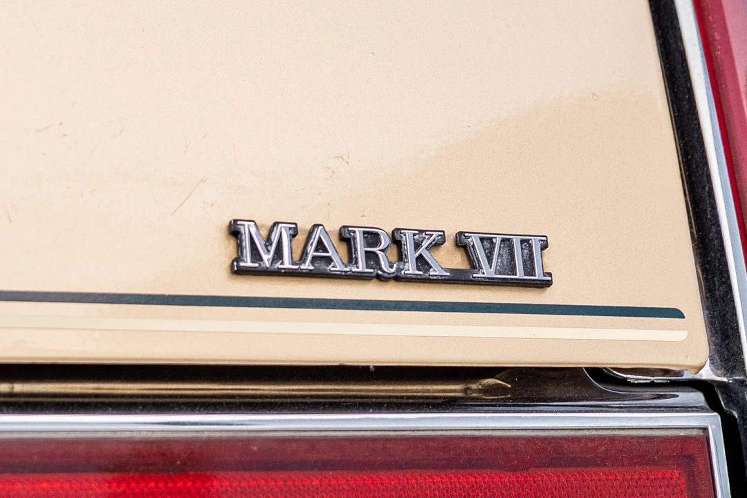 1984 Lincoln Continental Mark VII - Image 29 of 31