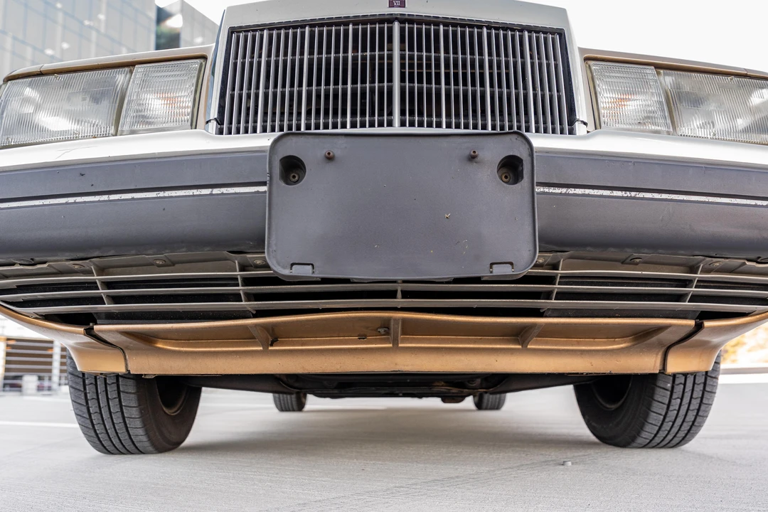 1984 Lincoln Continental Mark VII - Image 13 of 31