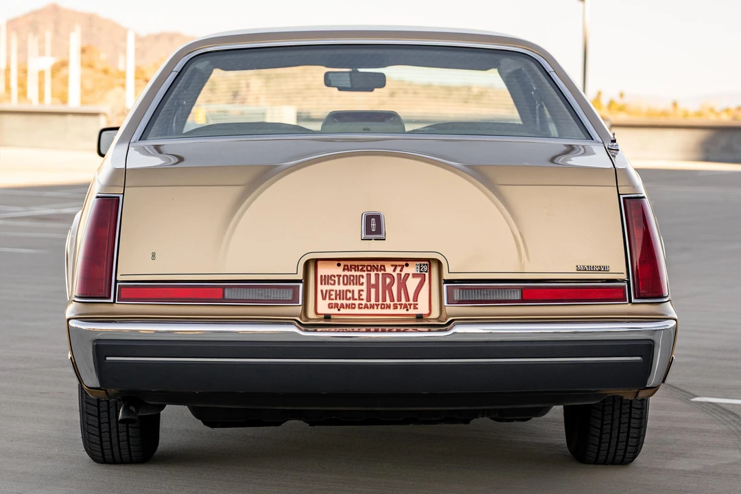 1984 Lincoln Continental Mark VII - Image 5 of 31