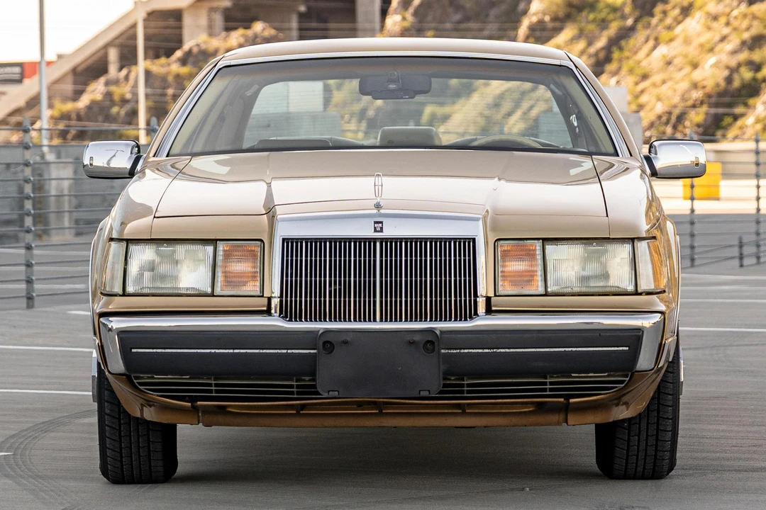 1984 Lincoln Continental Mark VII - Image 2 of 31