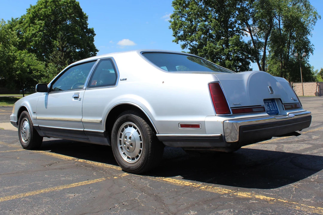 1984 Lincoln Continental Mark VII - Image 4 of 5
