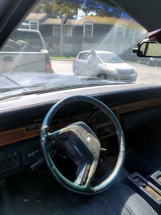 1984 Lincoln Continental 7th Gen - Image 9 of 13