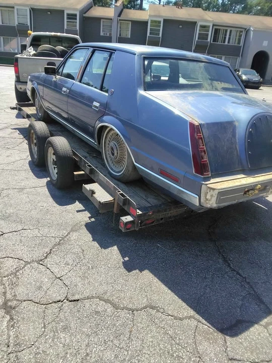 1984 Lincoln Continental 7th Gen - Image 10 of 13