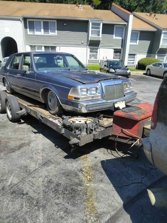 1984 Lincoln Continental 7th Gen - Image 12 of 13