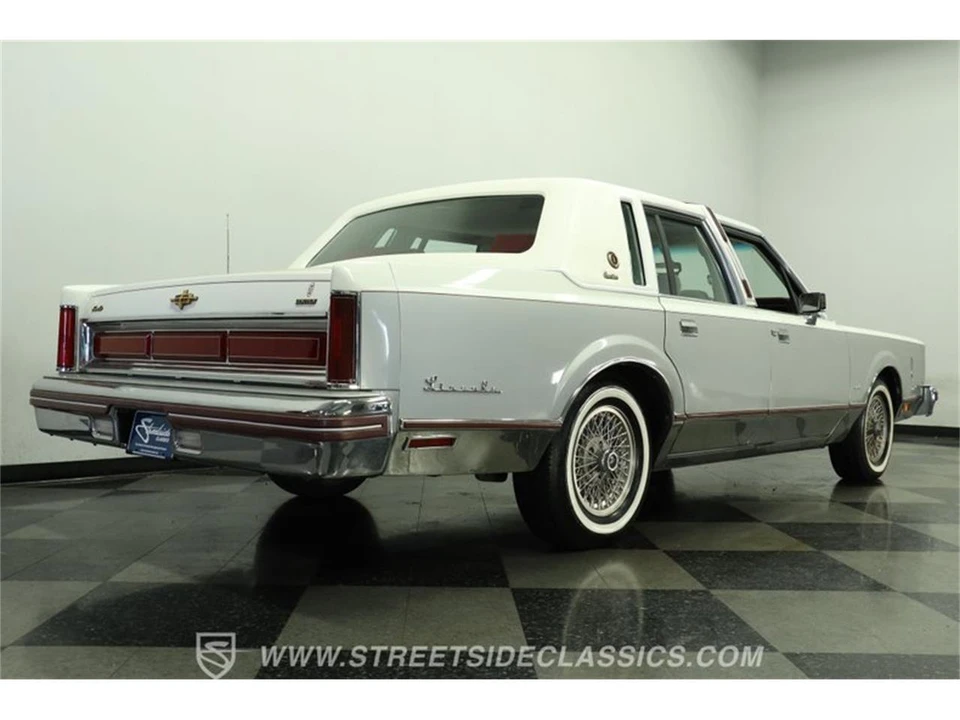 1984 Lincoln Town Car - Image 26 of 31