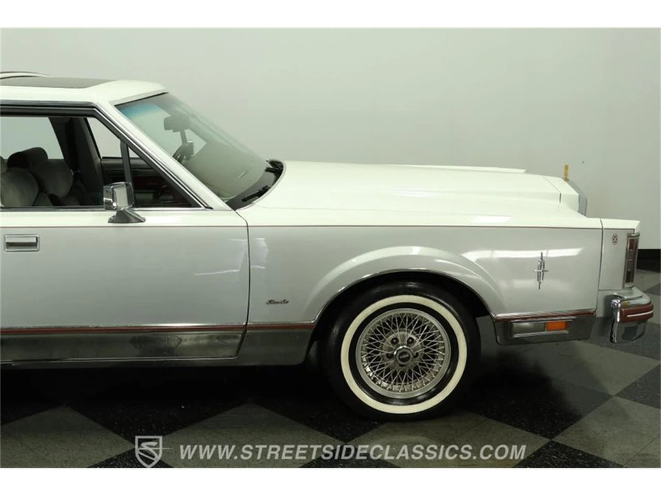1984 Lincoln Town Car - Image 29 of 31