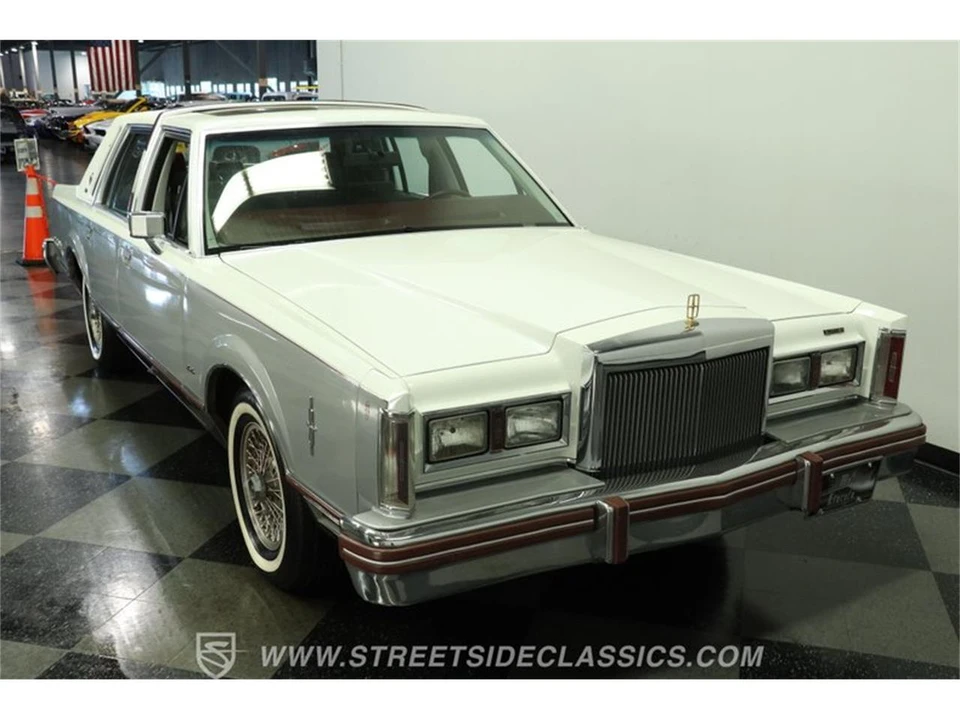 1984 Lincoln Town Car - Image 15 of 31