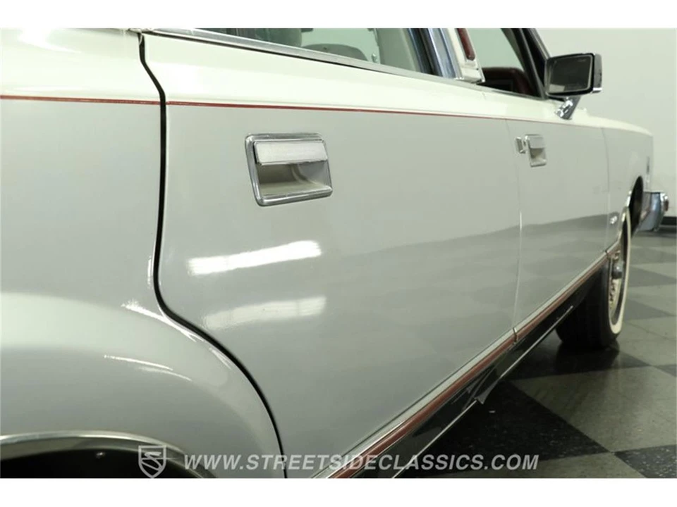 1984 Lincoln Town Car - Image 27 of 31