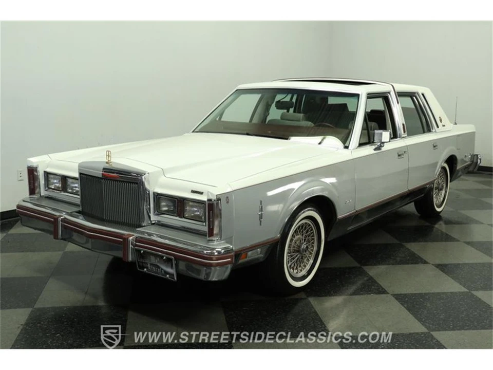1984 Lincoln Town Car - Image 18 of 31