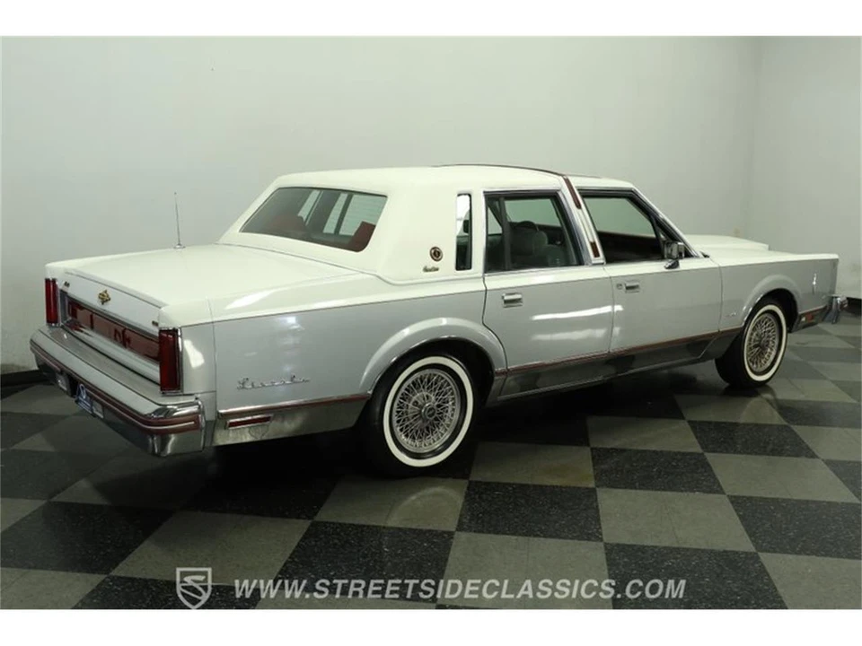 1984 Lincoln Town Car - Image 12 of 31