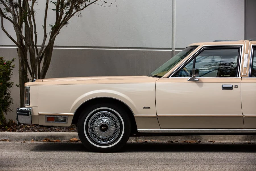 1984 Lincoln Town Car - Image 6 of 31