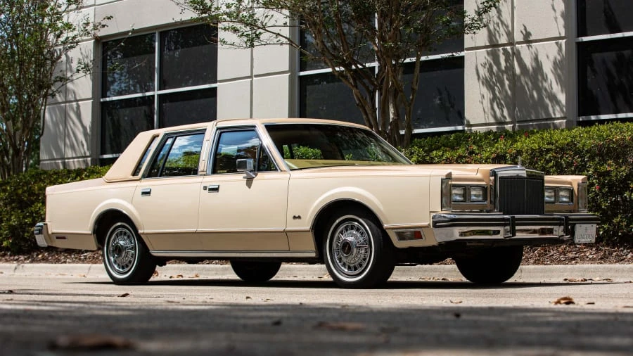 1984 Lincoln Town Car - Image 24 of 24