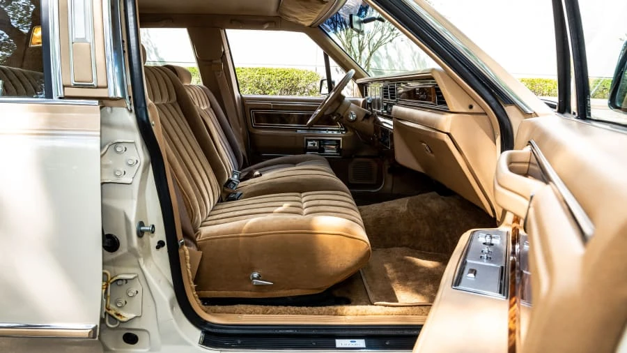 1984 Lincoln Town Car - Image 5 of 24