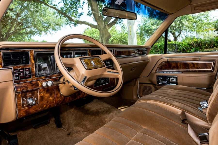 1984 Lincoln Town Car - Image 3 of 23
