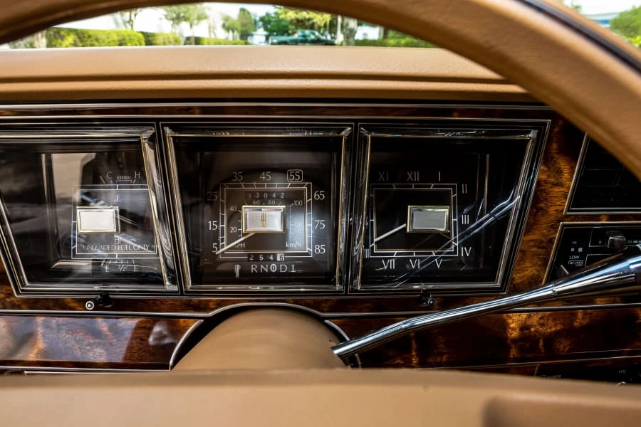 1984 Lincoln Town Car - Image 11 of 23