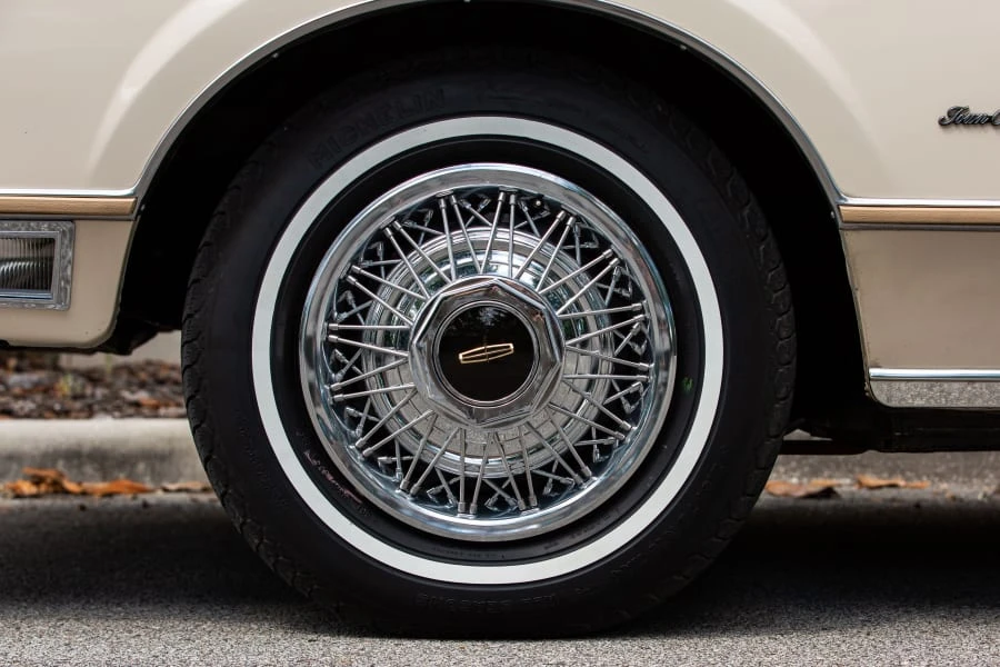 1984 Lincoln Town Car - Image 14 of 23