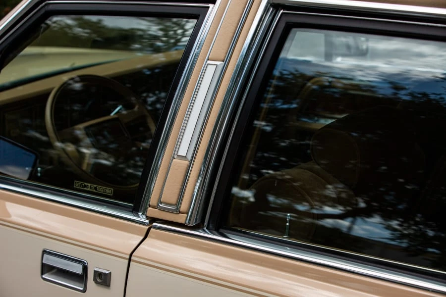 1984 Lincoln Town Car - Image 11 of 31