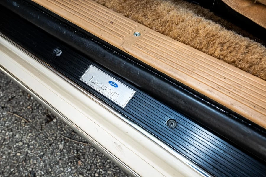 1984 Lincoln Town Car - Image 31 of 31